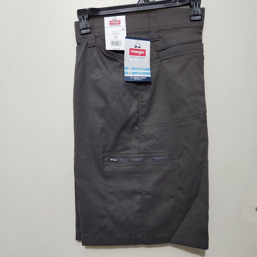 Wrangler Shorts Size 40 Gray Color Flex Elastic Waistband Secure Zip Pockets